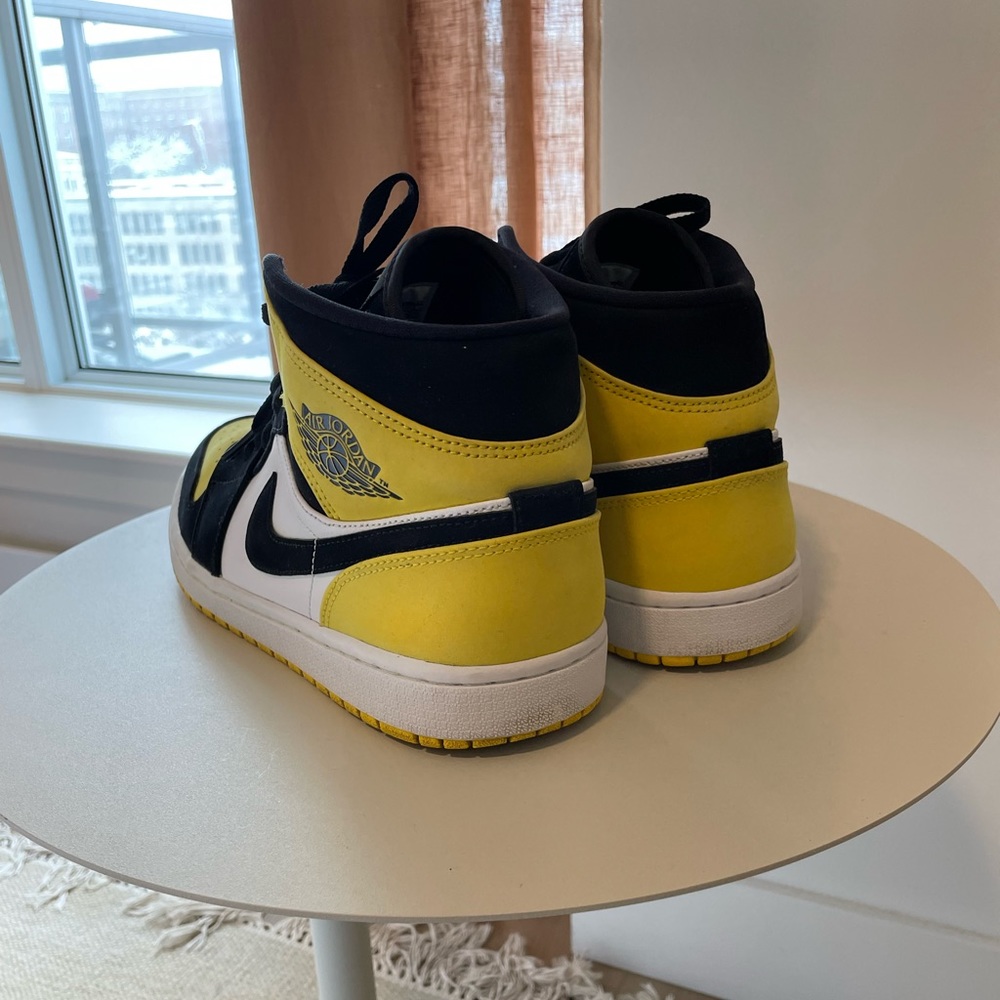 Jordan 1 Mid - Picture 5 of 9